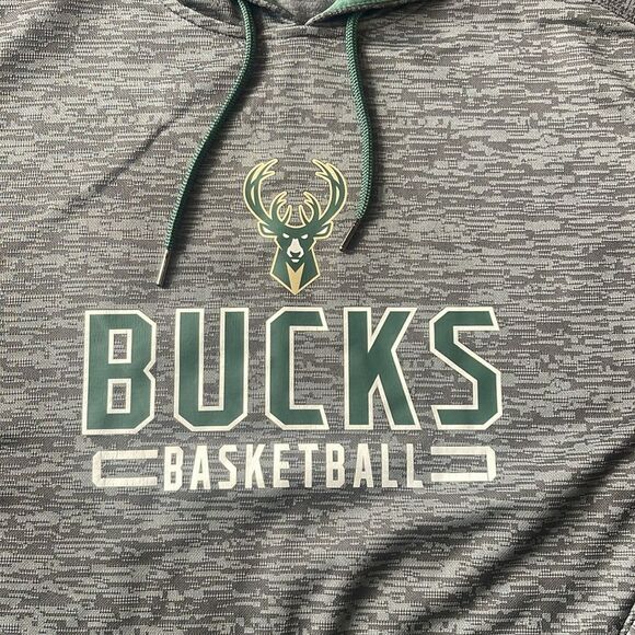 Milwaukee Bucks fleece lined Warm Up Hoodie NBA Size XL - Picture 2 of 11